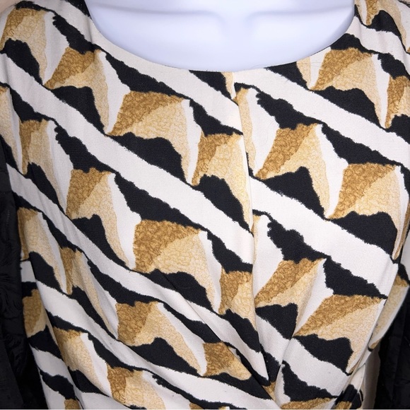 Small THML Dress Long Sleeve Black Beige White Geometric Print Tie Accent - Picture 8 of 15